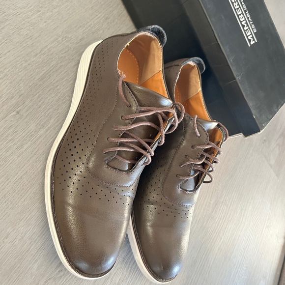 Men's Grand Oxford Shoes-Members Only Size - Picture 4 of 7